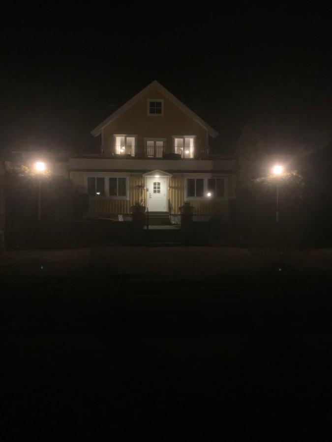 Vaenhems Cafe & Vandrarhem Korsberga Buitenkant foto